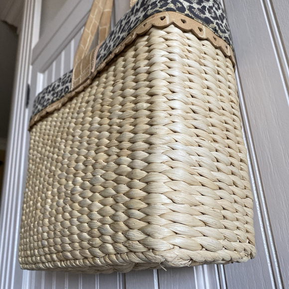 XOXO Straw Bag W/Leather Accent Heart Cutout Classic Trendy Travel BeachFun 12” - Picture 9 of 14